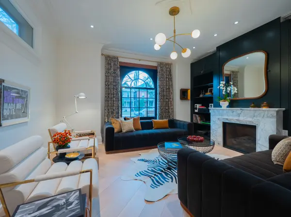 21 Simpson AVE, Toronto E01, ON M4K 1A1