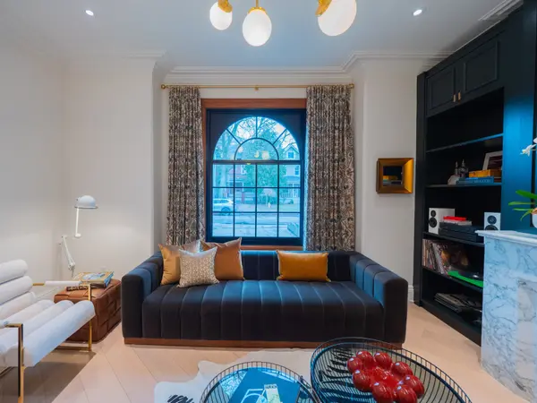 21 Simpson AVE, Toronto E01, ON M4K 1A1