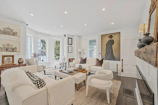 11 Catherine AVE, Aurora, ON L4G 1K4