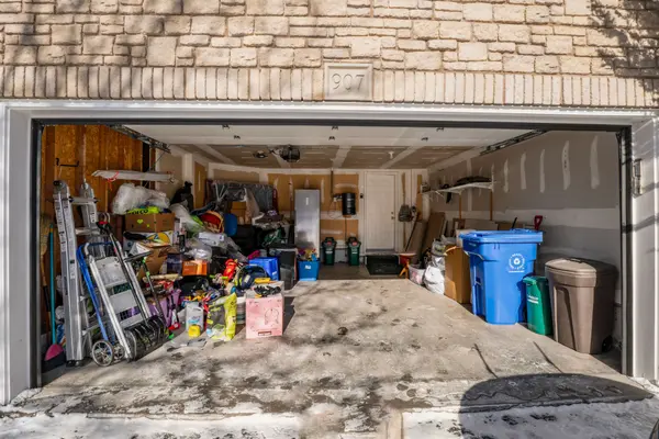 907 Oaktree CRES #Basement, Newmarket, ON L3X 2Z1