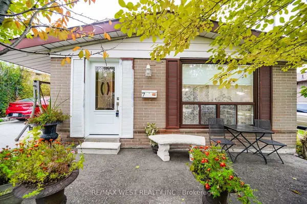 7 Bimini CRES, Toronto W05, ON M3N 1S1