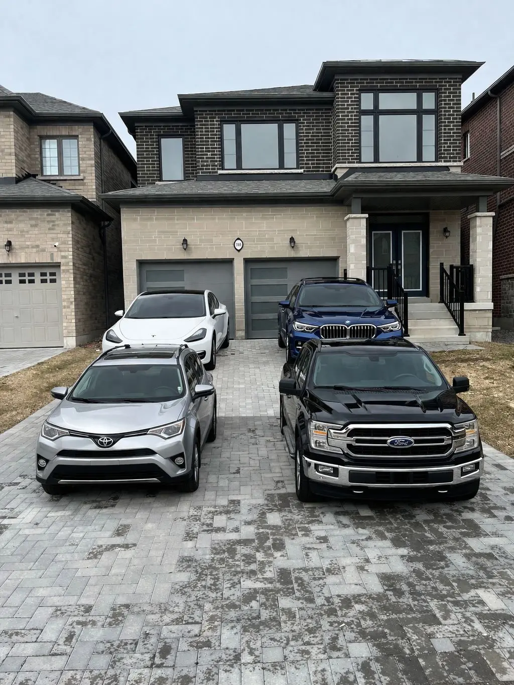 1182 Plymouth DR, Oshawa, ON L1L 0T4