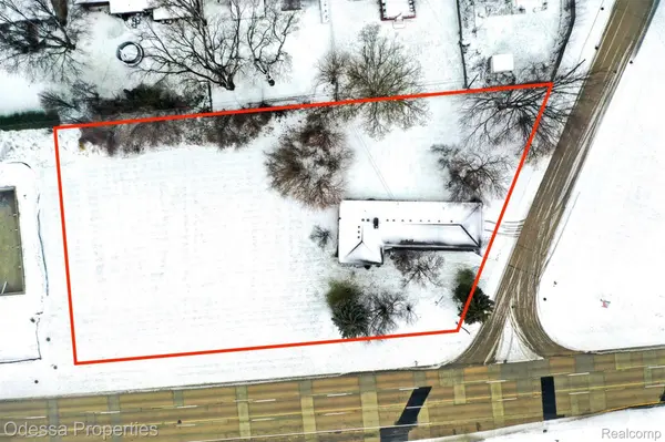 42431 MOUND RD, Sterling Heights, MI 48314