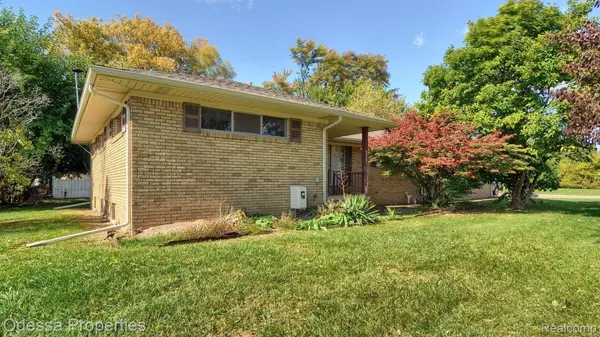 42431 MOUND RD, Sterling Heights, MI 48314