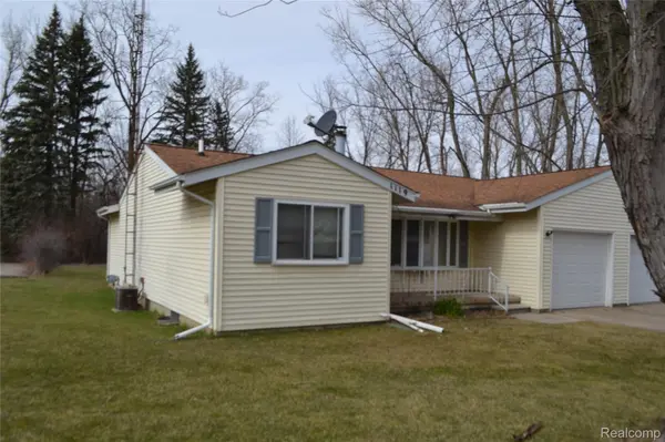 1119 River Valley Dr DR, Flint Charter Township, MI 48532