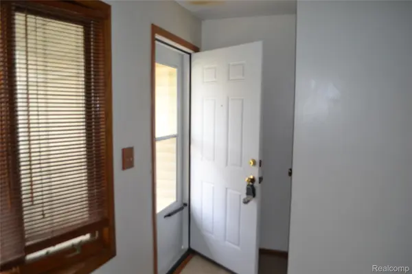 1119 River Valley Dr DR, Flint Charter Township, MI 48532