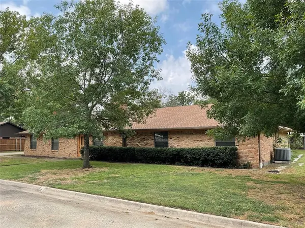 504 S Kirby Street, Pilot Point, TX 76258