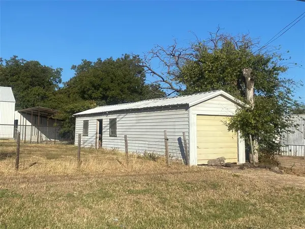 800 S 1st Street, Haskell, TX 79521
