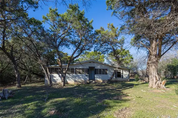 566 County Road 1743, Clifton, TX 76634