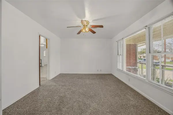 1206 Usher Street, Benbrook, TX 76126