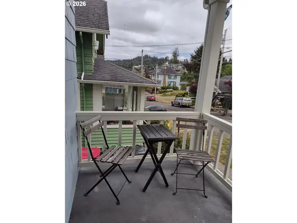612 HARRISON AVE, Astoria, OR 97103