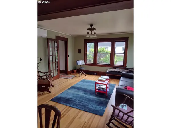 612 HARRISON AVE, Astoria, OR 97103