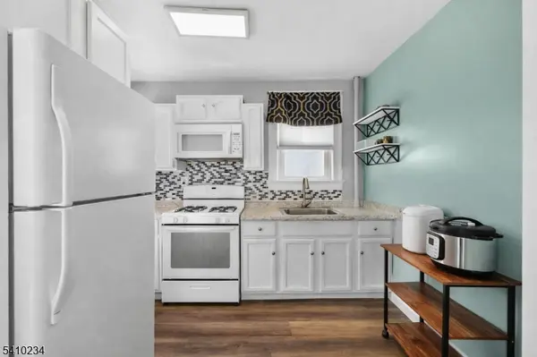 96 W Cherry St, Rahway City, NJ 07065