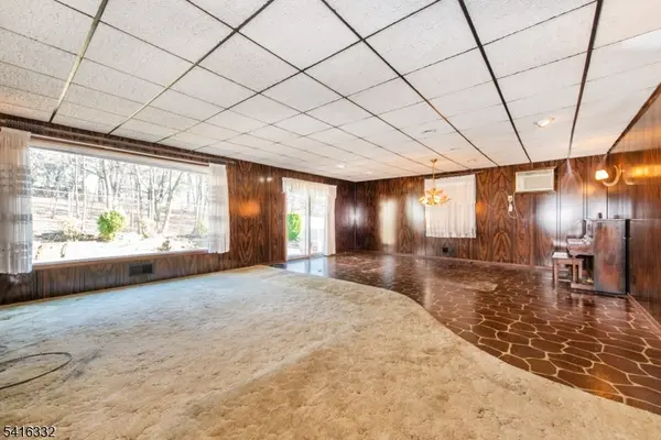 274 Dewey Ave, Totowa Boro, NJ 07512