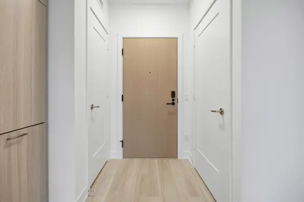 25 Cordova AVE #1206, Toronto W08, ON M9A 0E5