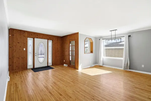 25 Dunbar AVE, Cornwall, ON K6H 5M6