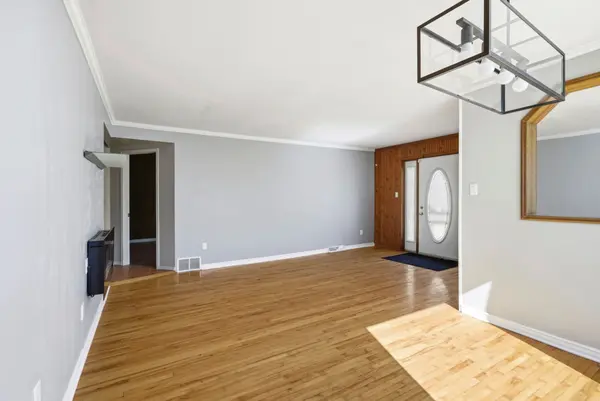 25 Dunbar AVE, Cornwall, ON K6H 5M6