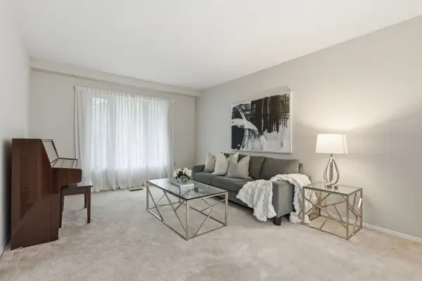 28 Bacall CRES, Hamilton, ON L8T 4W9