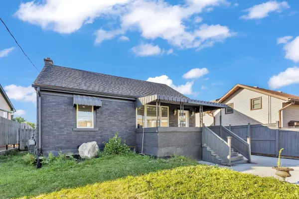 84 Avalon PL, Kitchener, ON N2M 4N7