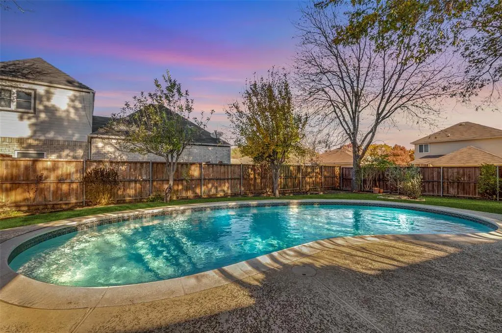 317 N Beltwoods Drive, Desoto, TX 75115