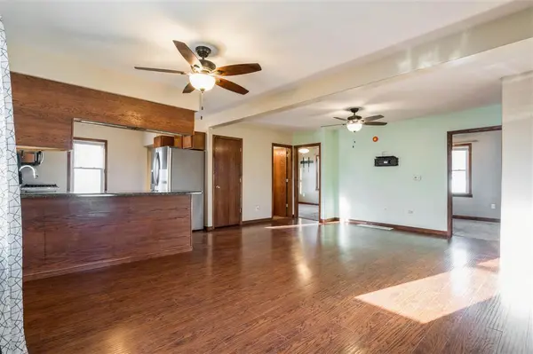 43 Vinton St, Palo, IA 52324