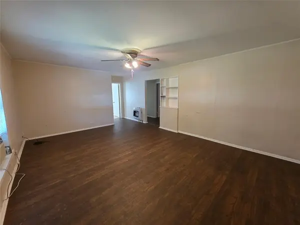 1203 N Anglin Street, Cleburne, TX 76031