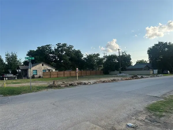 3209 Deen Road, Fort Worth, TX 76106