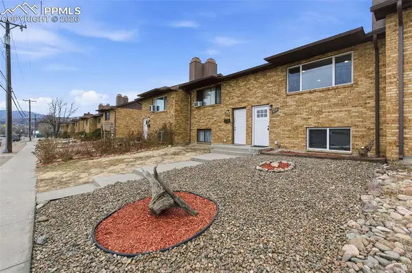 352 Mount View LN, Colorado Springs, CO 80907