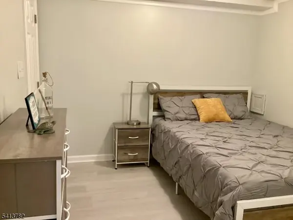 15 High Mountain Rd, Oakland Boro, NJ 07436