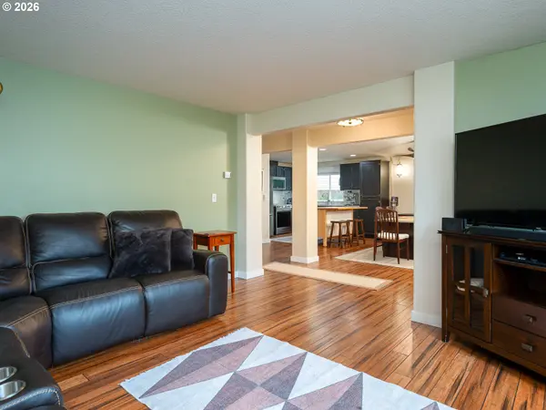 808 NW 14TH AVE, Battle Ground, WA 98604