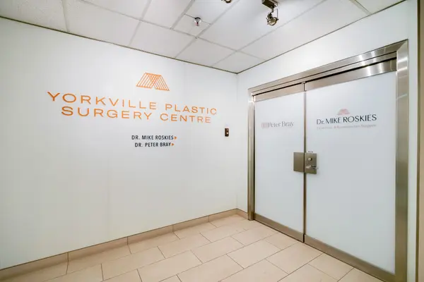 66 Avenue RD #1, Toronto C02, ON M5R 3N8