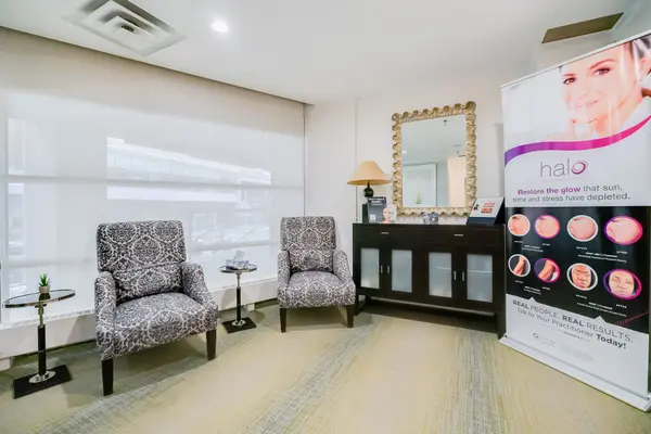 66 Avenue RD #1, Toronto C02, ON M5R 3N8