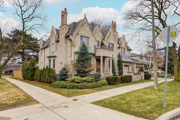 300 Upper Highland CRES, Toronto C12, ON M2P 1V5