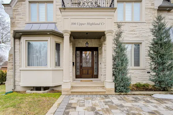 300 Upper Highland CRES, Toronto C12, ON M2P 1V5