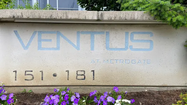 181 Village Green SQ #1217, Toronto E07, ON M1S 0K6