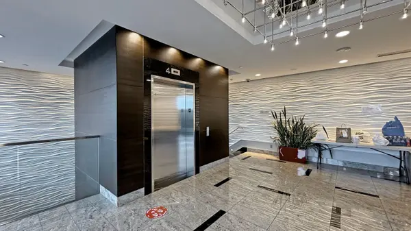 181 Village Green SQ #1217, Toronto E07, ON M1S 0K6