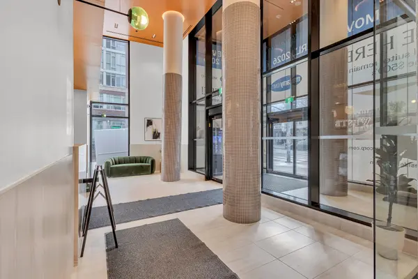 1660 Bloor ST W #414, Toronto W02, ON M6P 0C6