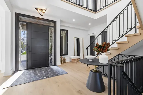 7 Campview RD, Hamilton, ON L8E 5E2