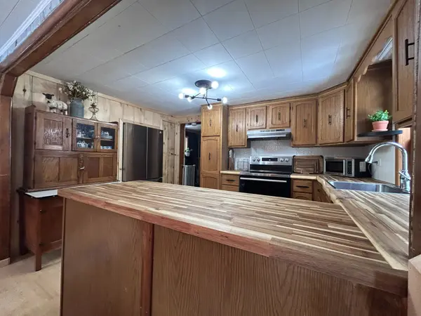 192 Monck ST, Bancroft, ON K0L 1C0