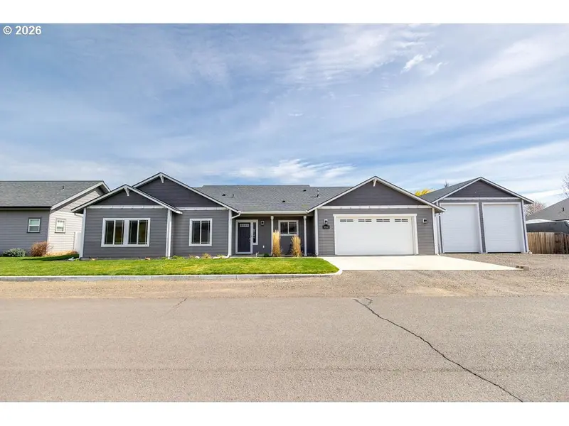 10503 I AVE, Island City, OR 97850