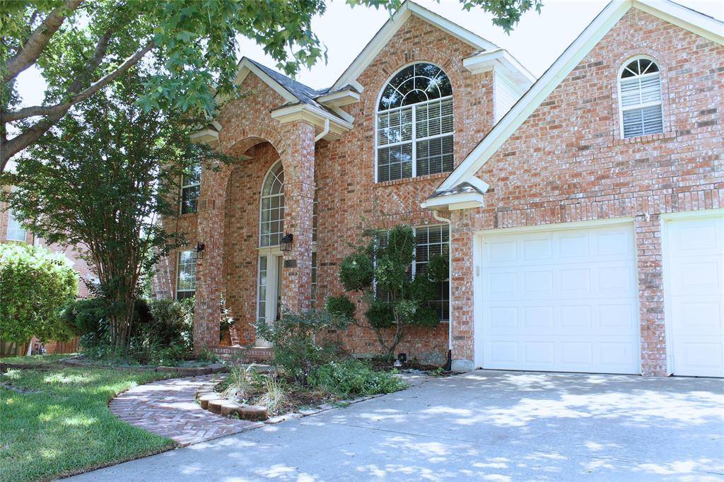 2719 Hidden Lake Drive, Grapevine, TX 76051