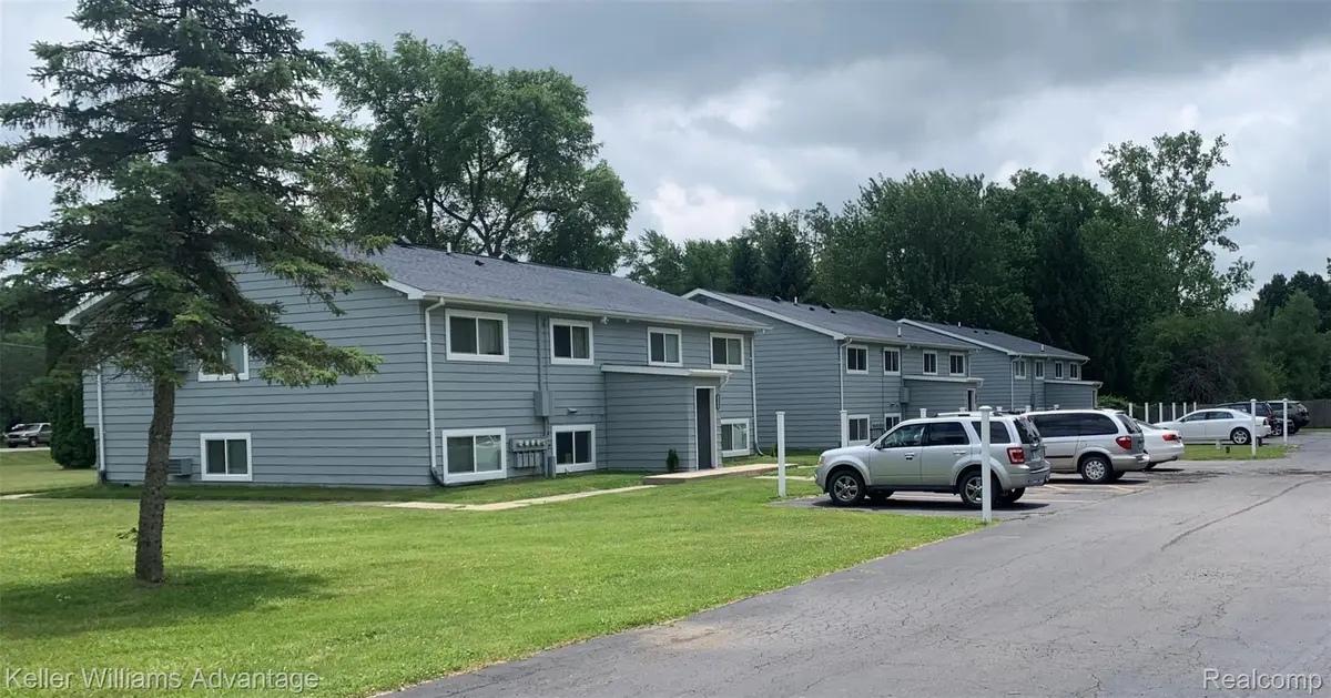 13366 North Rd, Fenton Charter Township, MI 48430