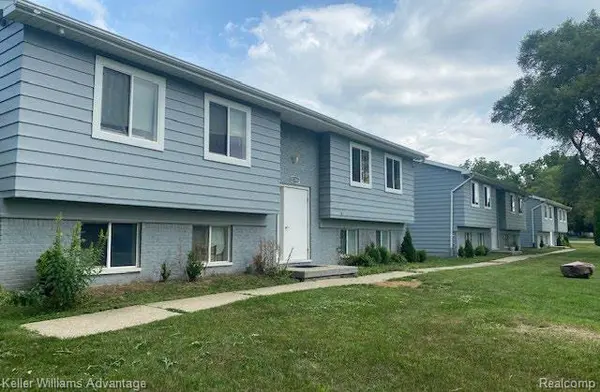 13366 North Rd, Fenton Charter Township, MI 48430