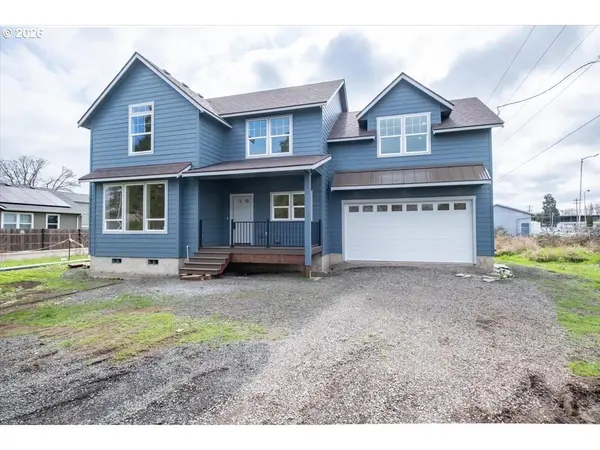 371 E 2ND AVE, Junction City, OR 97448