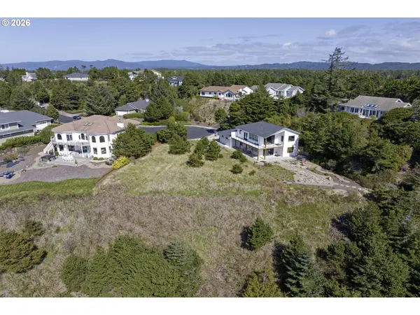 59 SHORELINE DR #59, Florence, OR 97439