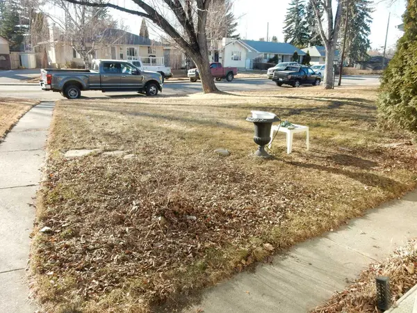 2524 Southwood DR SE, Calgary, AB T2B 1S5