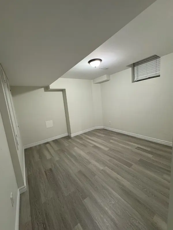 40 Crombie ST, Clarington, ON L1C 0W2