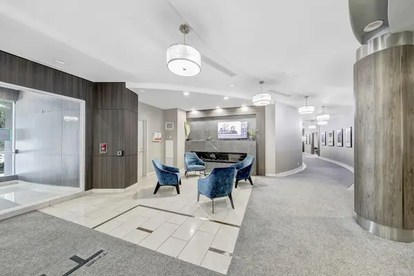 185 Legion RD N #703, Toronto W06, ON M8Y 0A1