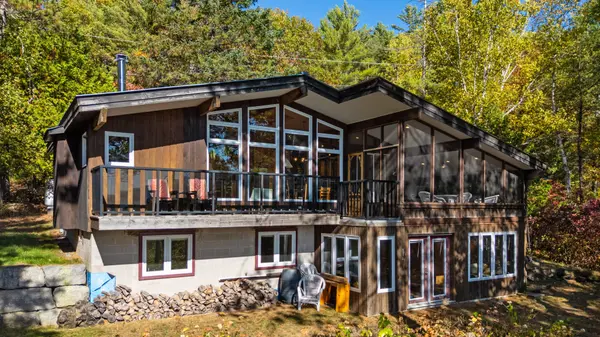 67 Birch Hill LN, Greater Madawaska, ON K0J 1H0