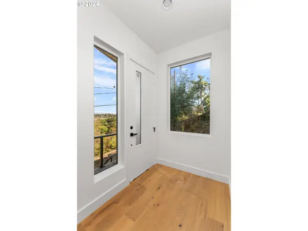 9316 NW HARDY AVE, Portland, OR 97231